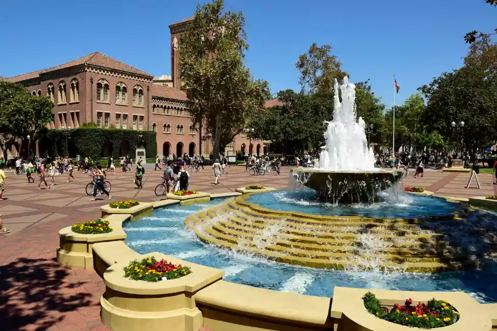 Promotional image of the University of Southern California - International Academy facilities